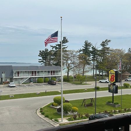Super 8 By Wyndham Bridgeview Of Mackinaw City Exteriér fotografie