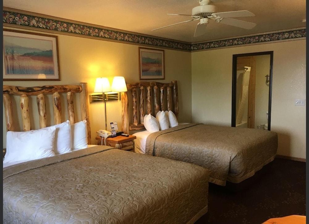 Super 8 By Wyndham Bridgeview Of Mackinaw City Exteriér fotografie