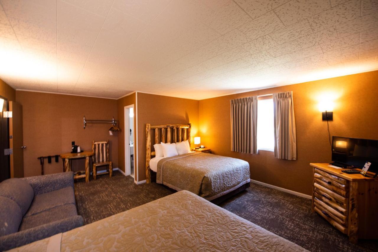 Super 8 By Wyndham Bridgeview Of Mackinaw City Exteriér fotografie