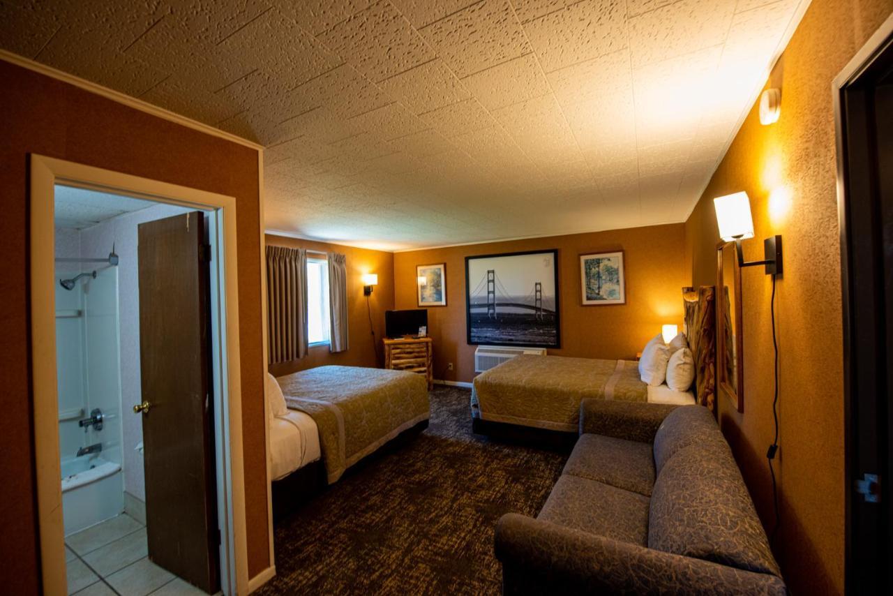 Super 8 By Wyndham Bridgeview Of Mackinaw City Exteriér fotografie