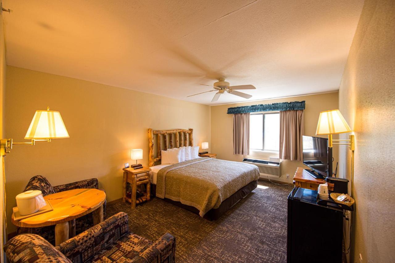 Super 8 By Wyndham Bridgeview Of Mackinaw City Exteriér fotografie