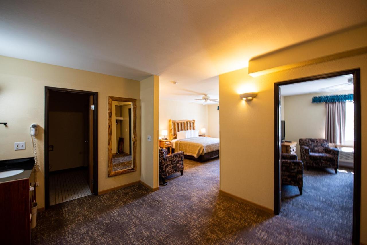 Super 8 By Wyndham Bridgeview Of Mackinaw City Exteriér fotografie