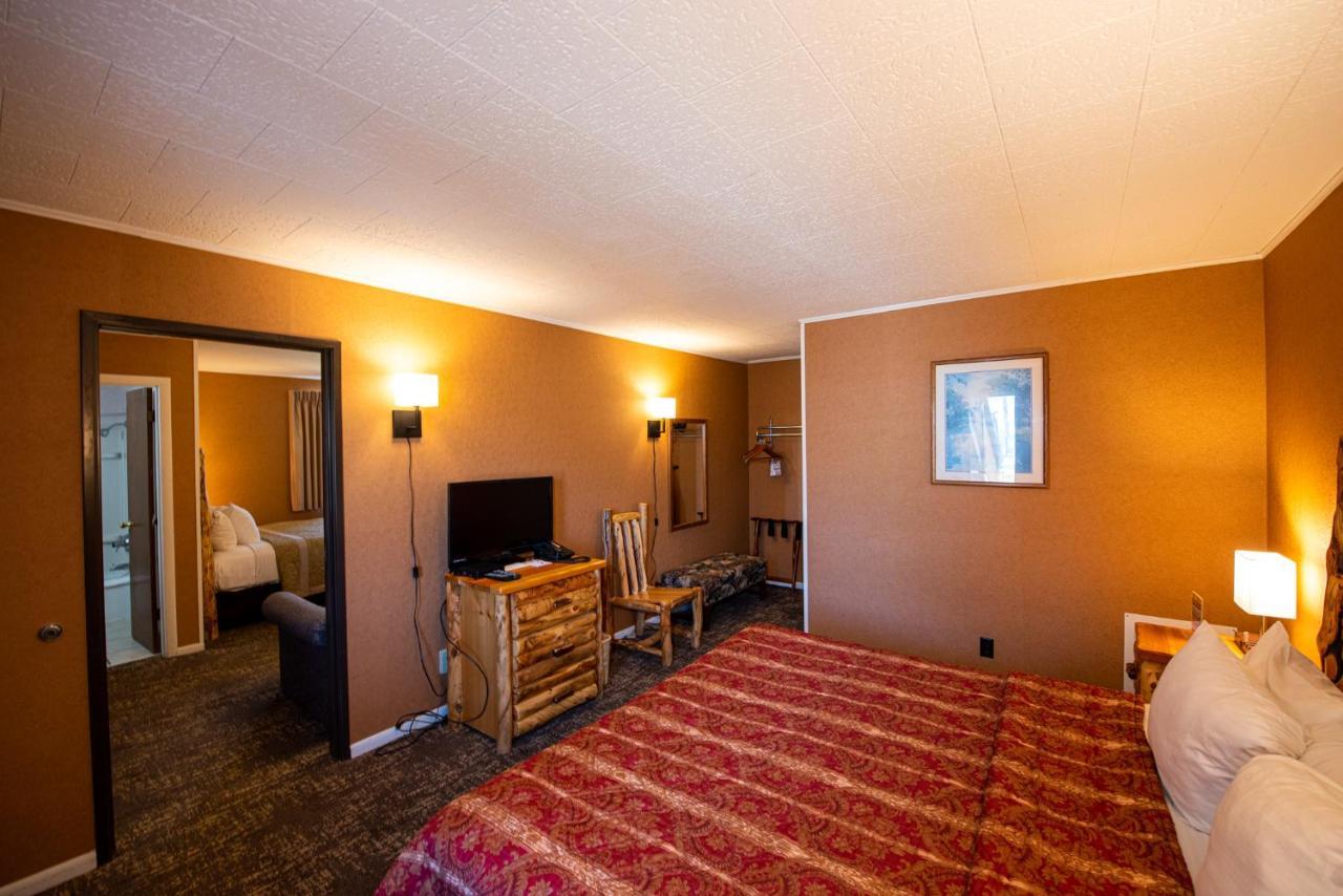 Super 8 By Wyndham Bridgeview Of Mackinaw City Exteriér fotografie