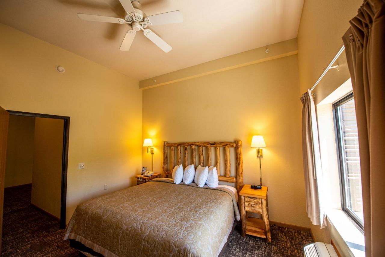 Super 8 By Wyndham Bridgeview Of Mackinaw City Exteriér fotografie