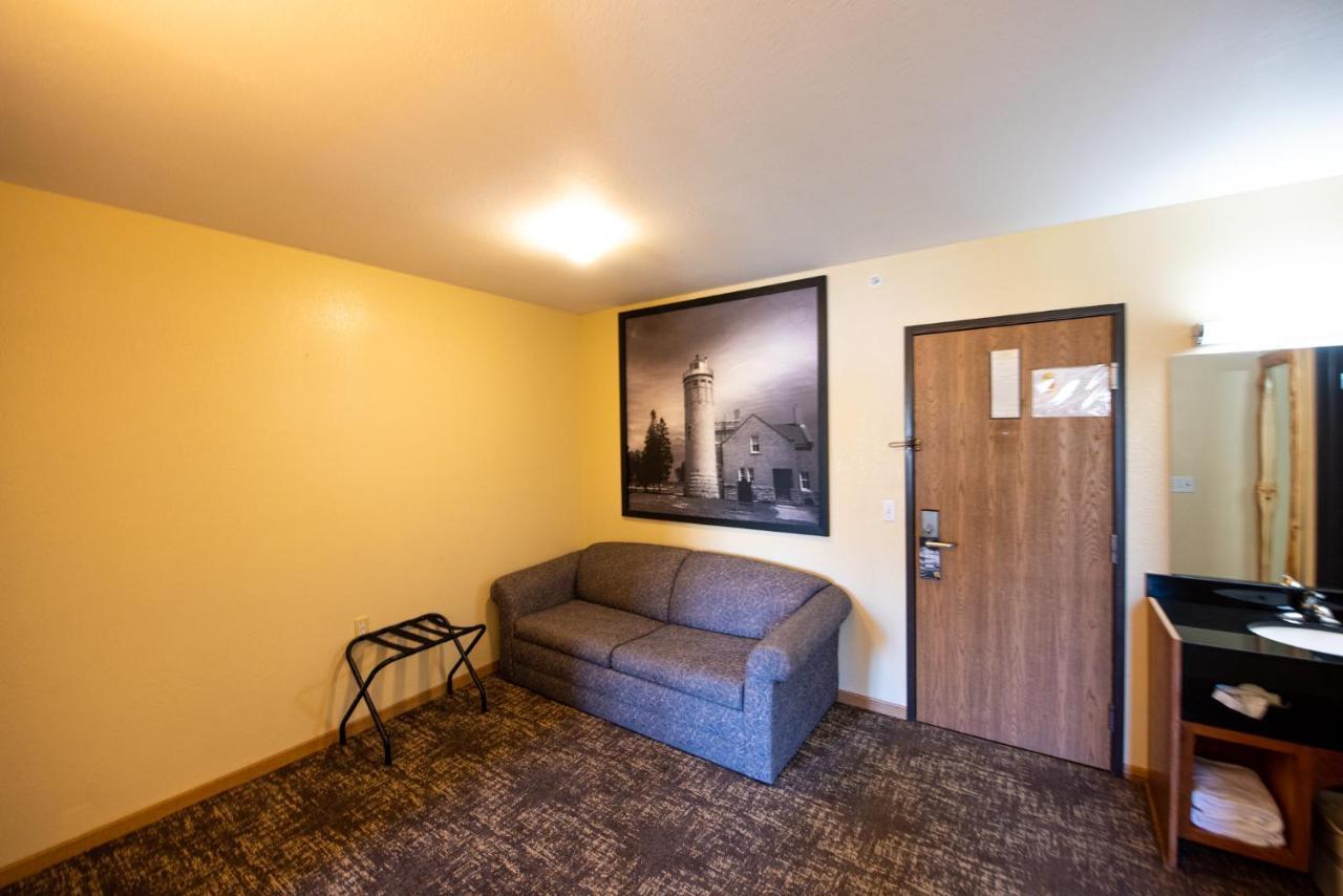 Super 8 By Wyndham Bridgeview Of Mackinaw City Exteriér fotografie