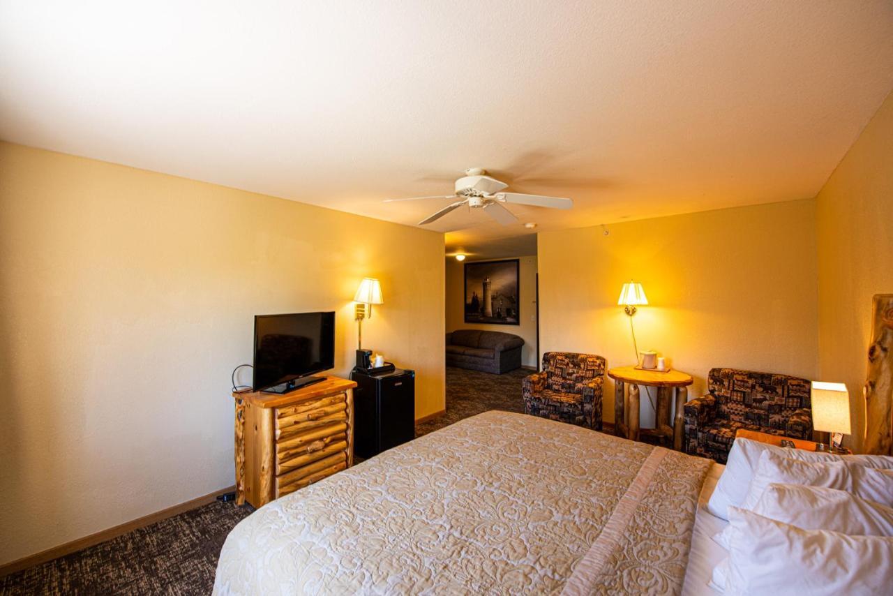 Super 8 By Wyndham Bridgeview Of Mackinaw City Exteriér fotografie