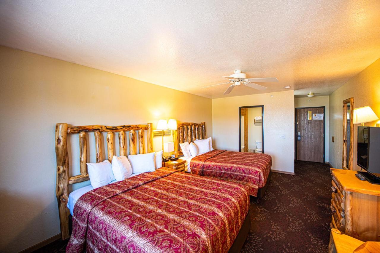 Super 8 By Wyndham Bridgeview Of Mackinaw City Exteriér fotografie