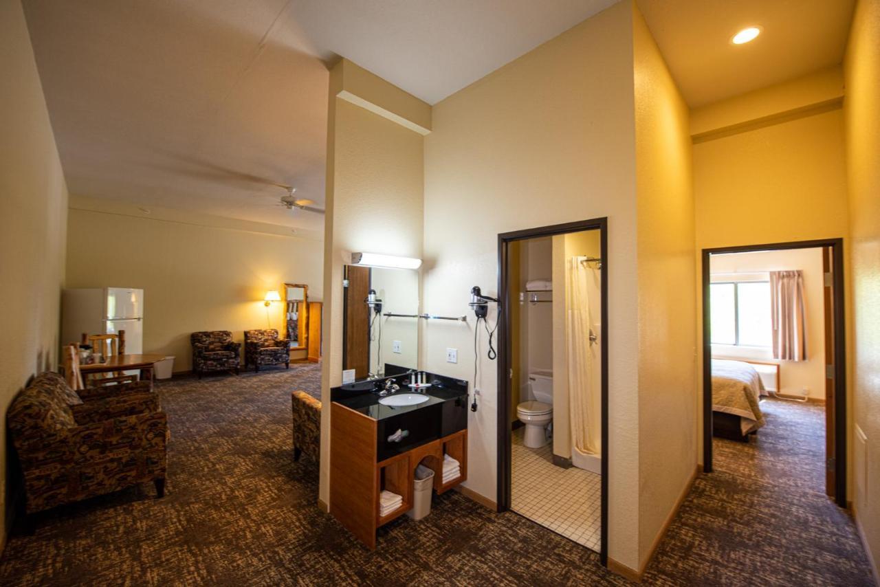 Super 8 By Wyndham Bridgeview Of Mackinaw City Exteriér fotografie