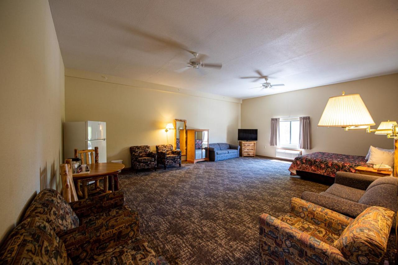 Super 8 By Wyndham Bridgeview Of Mackinaw City Exteriér fotografie