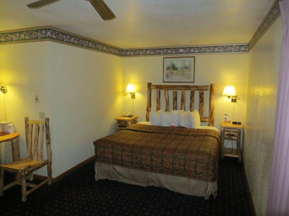 Super 8 By Wyndham Bridgeview Of Mackinaw City Exteriér fotografie