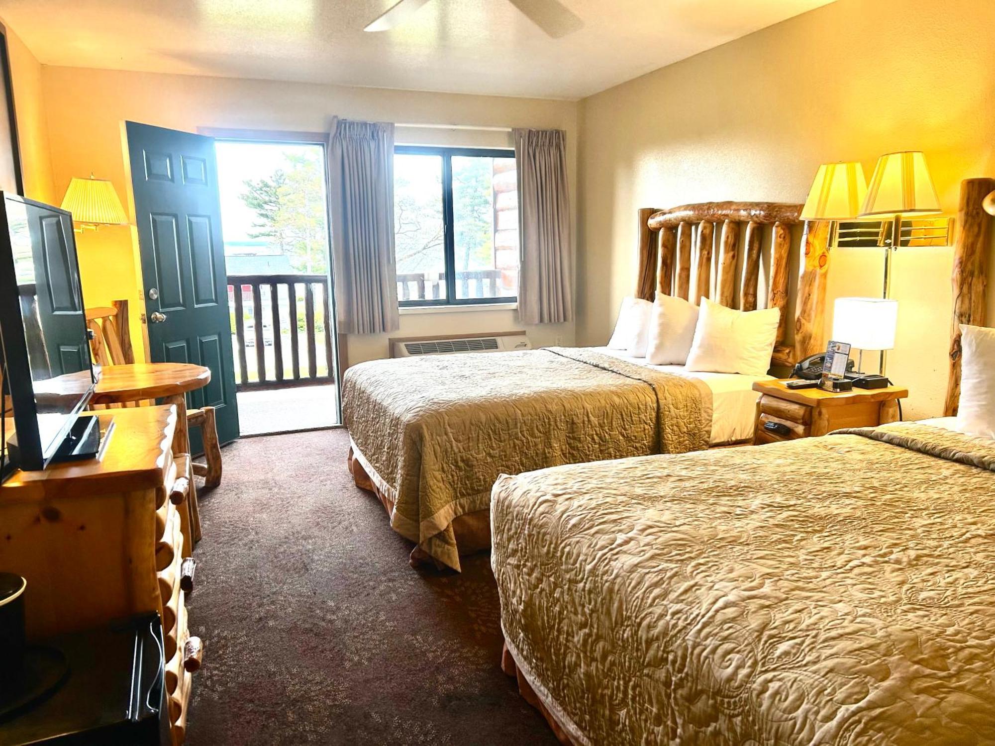 Super 8 By Wyndham Bridgeview Of Mackinaw City Exteriér fotografie