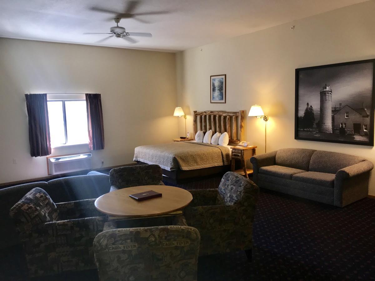 Super 8 By Wyndham Bridgeview Of Mackinaw City Exteriér fotografie