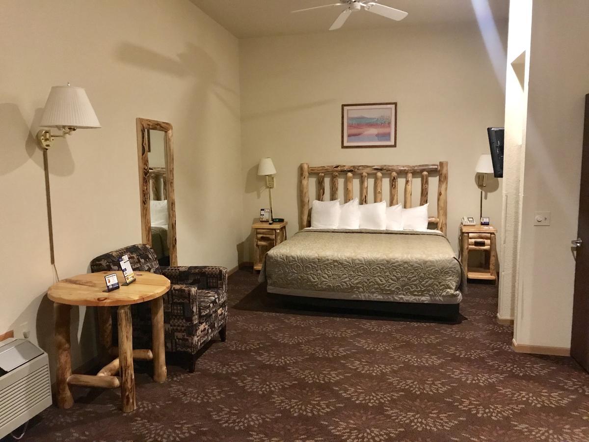 Super 8 By Wyndham Bridgeview Of Mackinaw City Exteriér fotografie