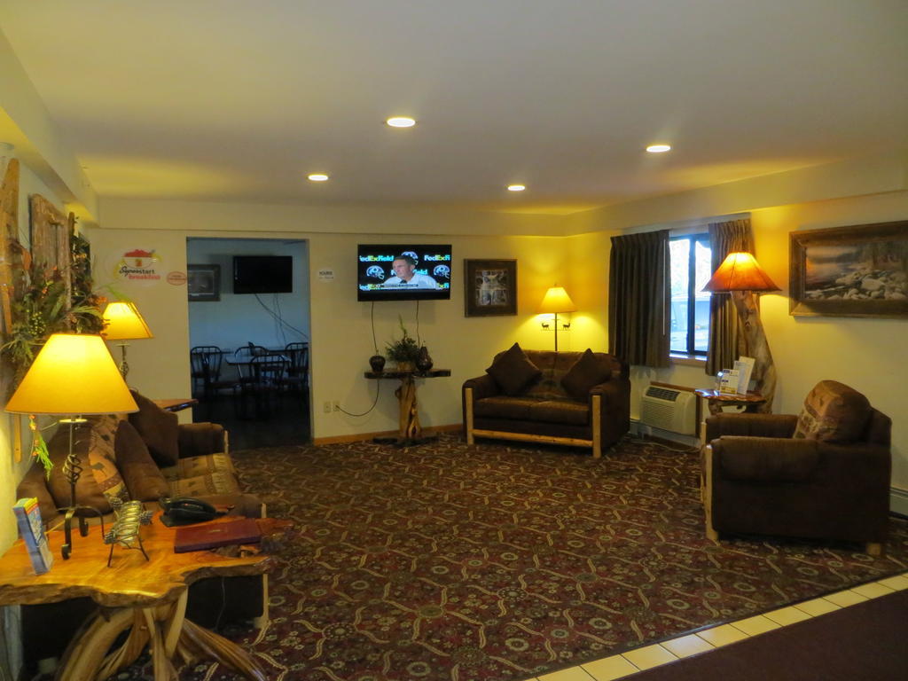 Super 8 By Wyndham Bridgeview Of Mackinaw City Exteriér fotografie